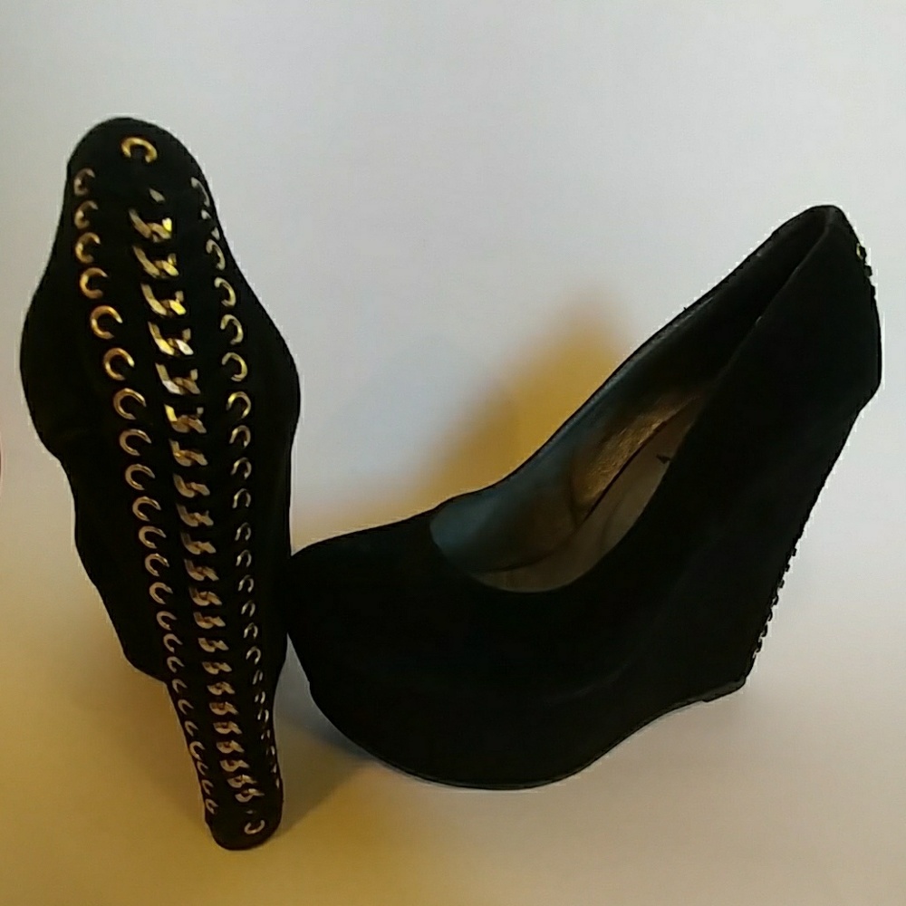 Elegant Black Wedge Shoes